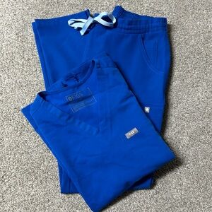 FIGS Women's Scrub Set